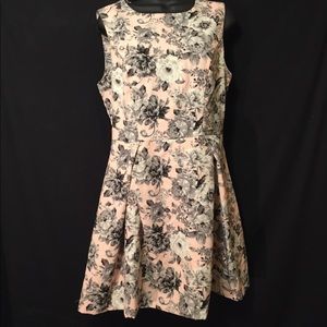 Forever 21 sleeves dress size medium